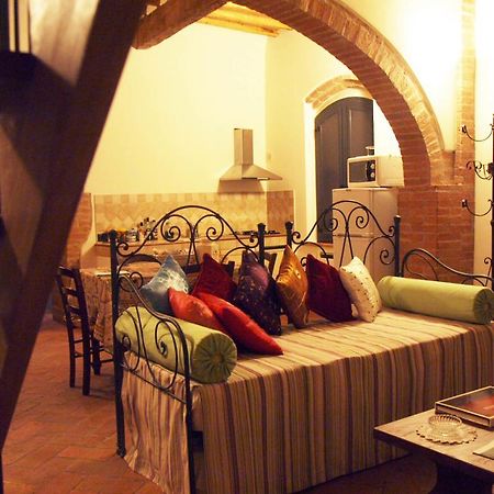 Вилла La Fornace Di San Galgano Frosini Экстерьер фото